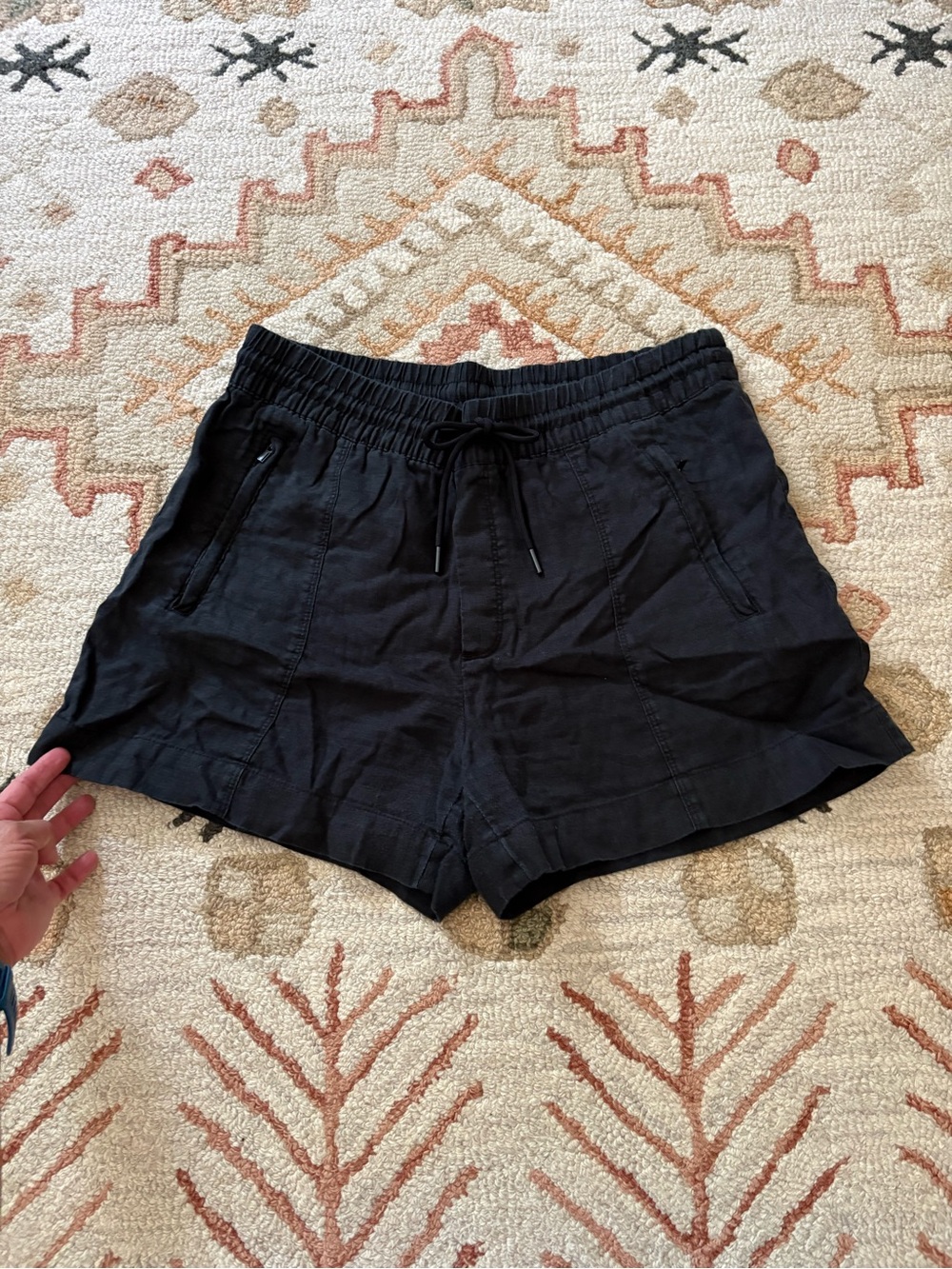 Athleta black linen shorts small
